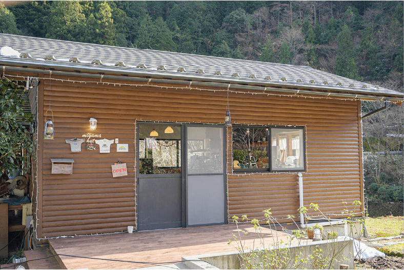 喫茶 miyama hut