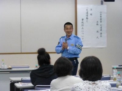 高橋誠山県警察署交通課長による交通講話の画像