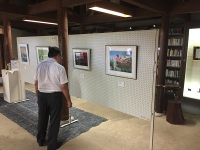 絵画展の雰囲気の画像