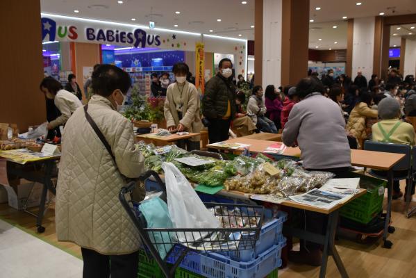 障害福祉施設による物販の様子