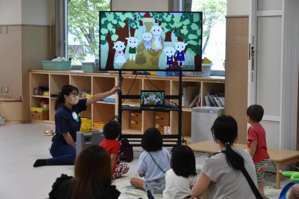 おはなしのはじまりはじまり　デジタル紙芝居の読み聞かせ【令和7年7月29日】