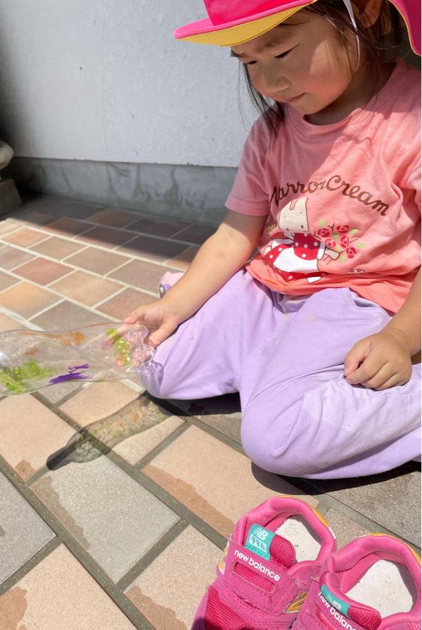 ペットボトルからキラキラ