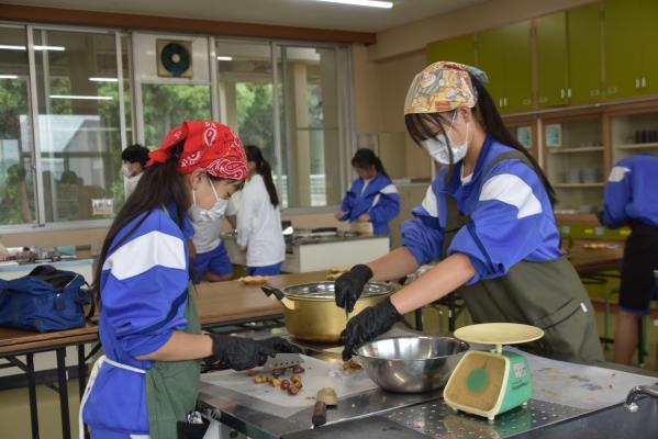伊自良中学校　栗まつり出店準備の公開・試食会【令和7年10月3日】