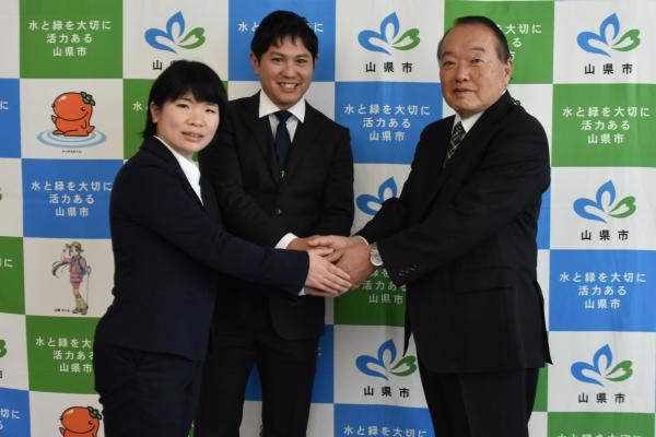 山県アウトドアツーリズムセンター　星屋夫妻を集落支援員に任命【令和8年1月8日】