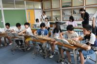 日本の文化に親しむ 大桑小学校 琴の演奏体験学習【令和7年7月9日】