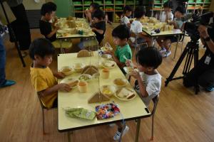 給食の様子