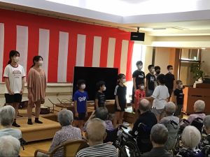 高齢者福祉施設の方々との交流