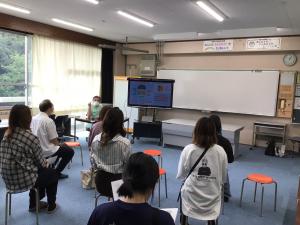学校歯科医の奥田先生の「お口の健康」の講話