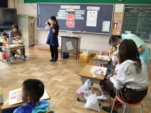 学校歯科医の奥田先生の「お口の健康」の講話