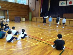 後期児童会の活動発表とレクリエーション（ドッジボール）