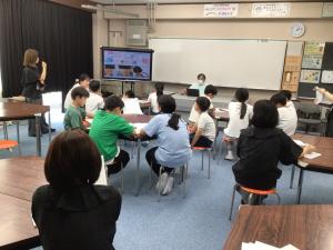 「お口の働き」の講話とブラッシング指導