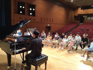 アウトリーチ事業「世界に1つだけの曲づくり」